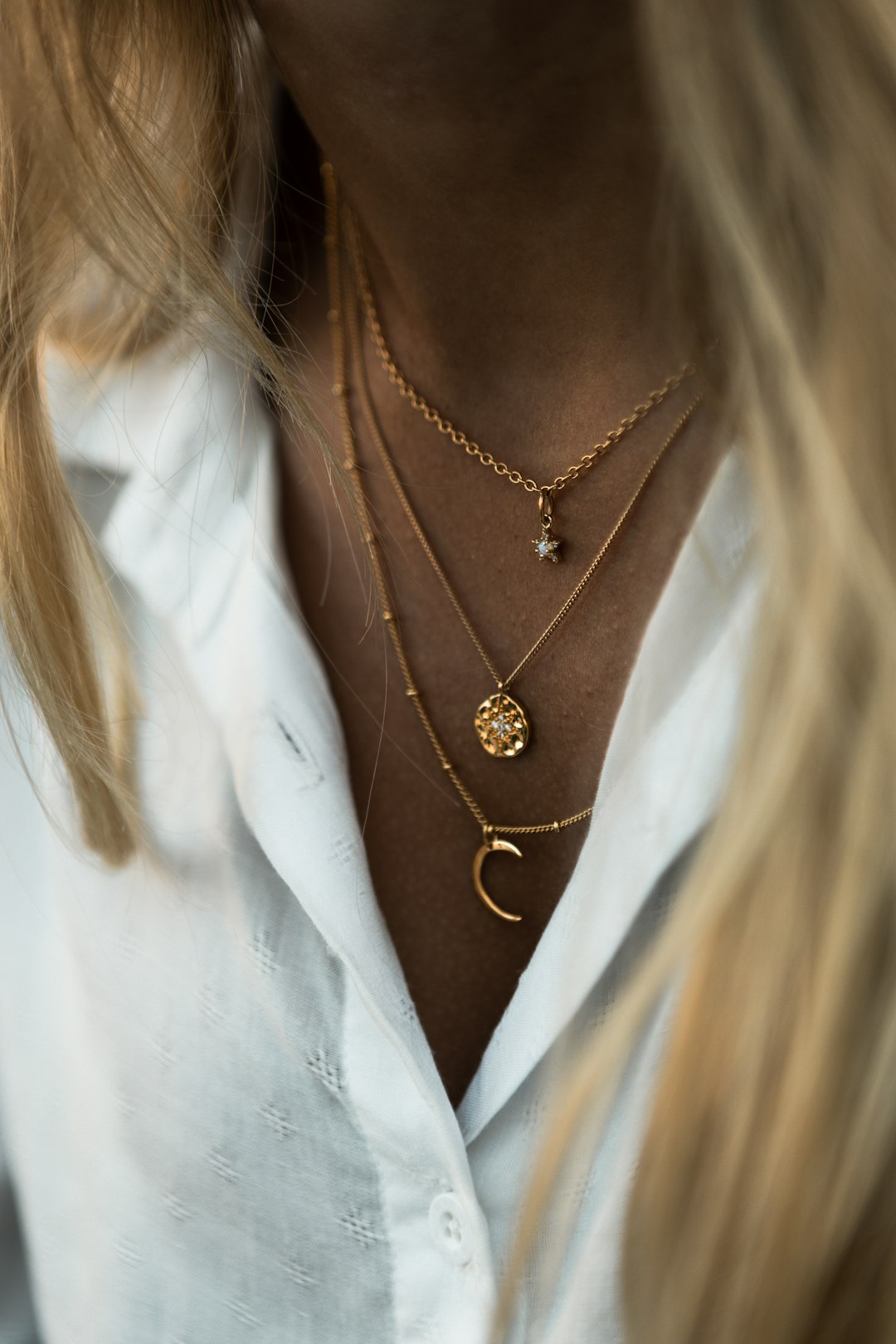 Latelier de Dames - necklace on girl at golden hour